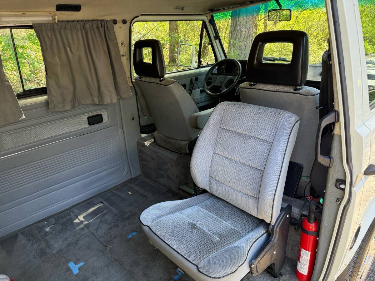 Volkswagen-vanagon-camper-1990-15