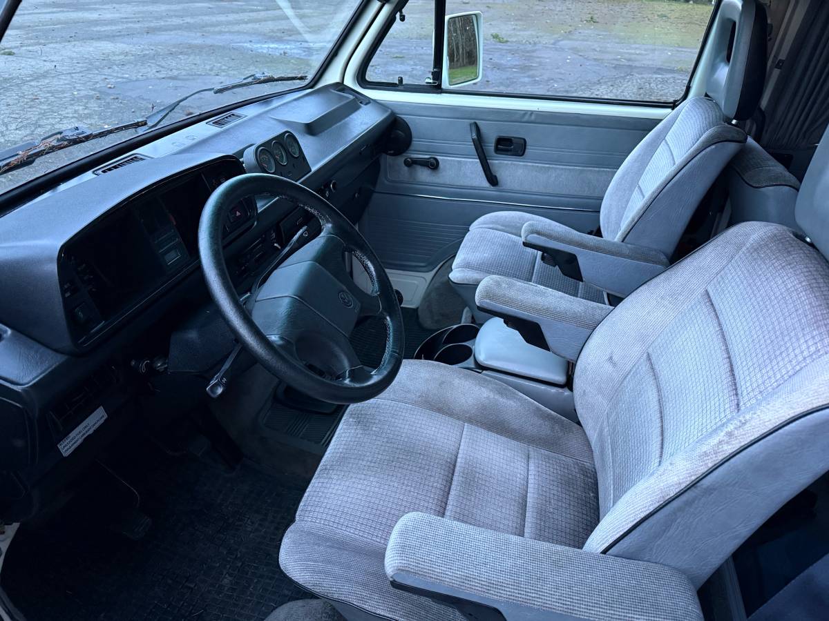 Volkswagen-vanagon-camper-1990-8