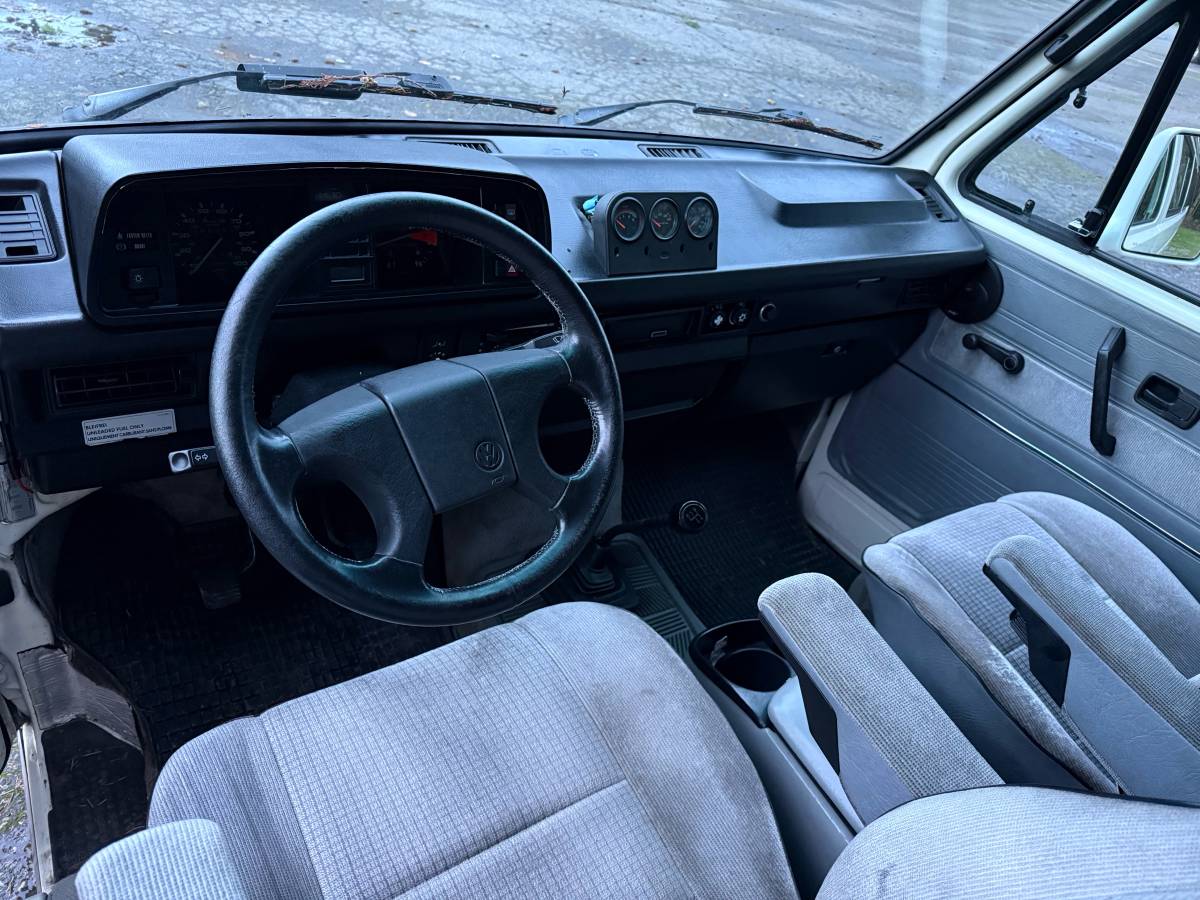 Volkswagen-vanagon-camper-1990-9