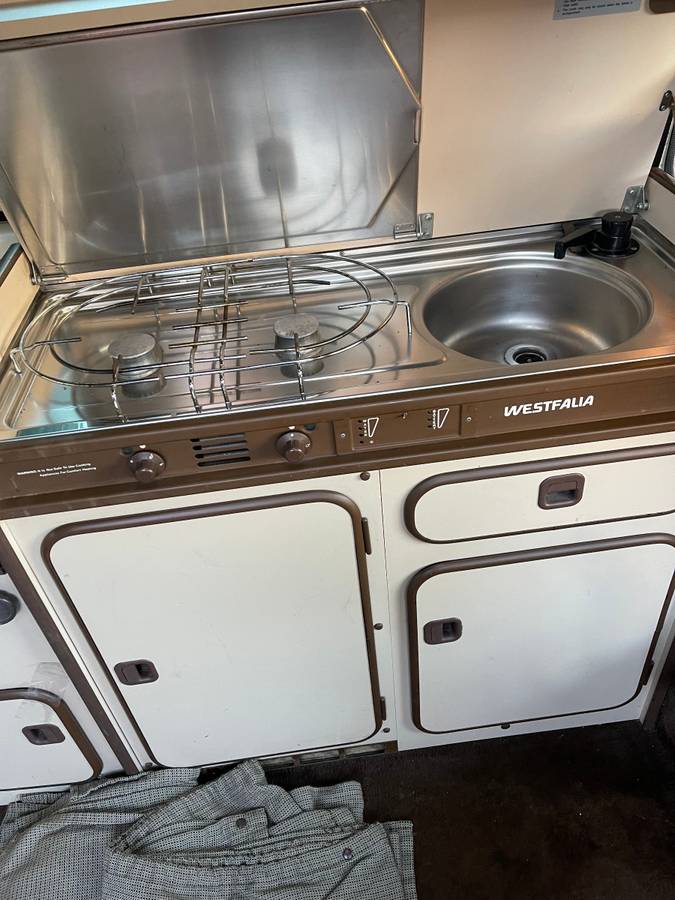 Volkswagen-vanagon-westfalia-1984-white-5