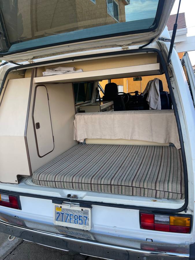 Volkswagen-vanagon-westfalia-1984-white-6