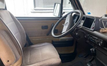 Volkswagen-vanagon-westfalia-1986-brown-10