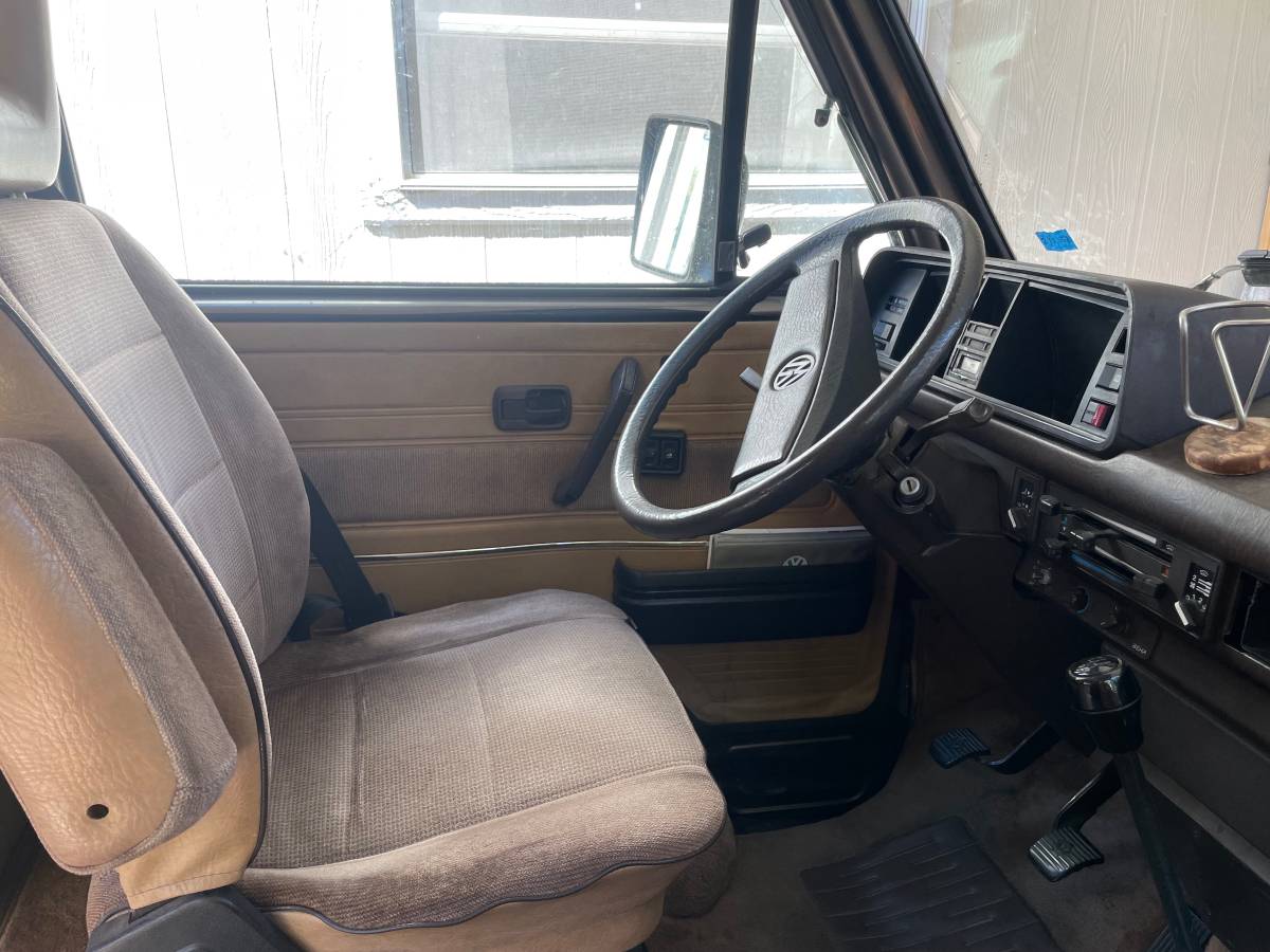 Volkswagen-vanagon-westfalia-1986-brown-10