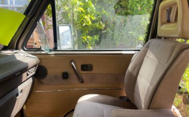 Volkswagen-vanagon-westfalia-1986-brown-16