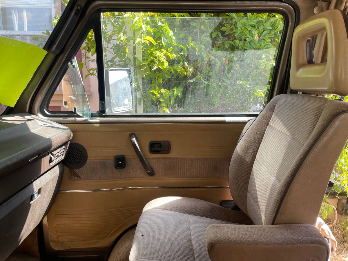 Volkswagen-vanagon-westfalia-1986-brown-16