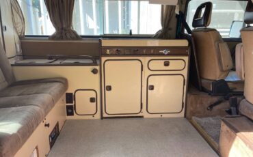 Volkswagen-vanagon-westfalia-1986-brown-33
