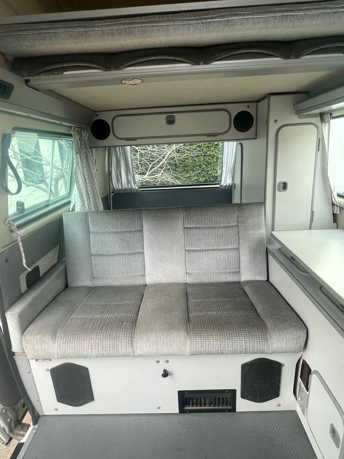 Volkswagen-vanagon-westfalia-1986-white-3
