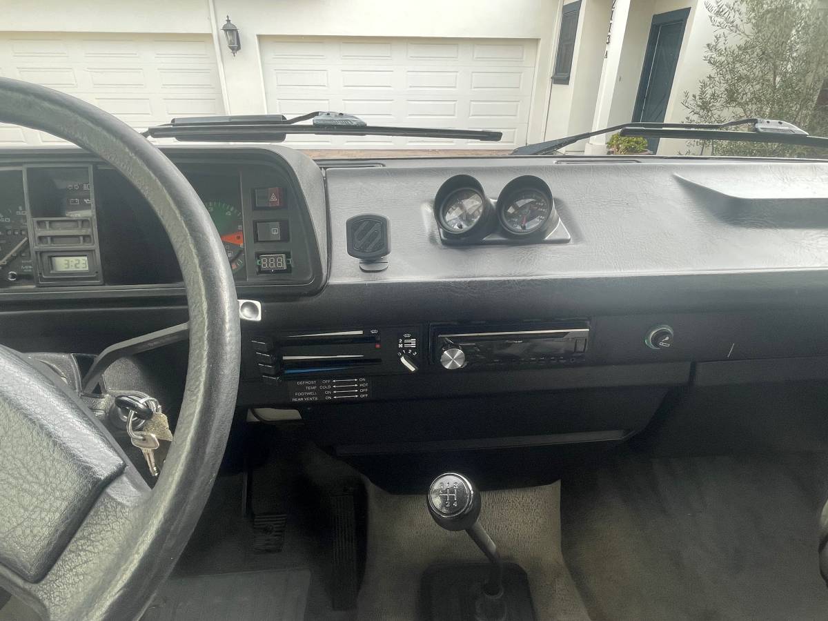 Volkswagen-vanagon-westfalia-1986-white-4