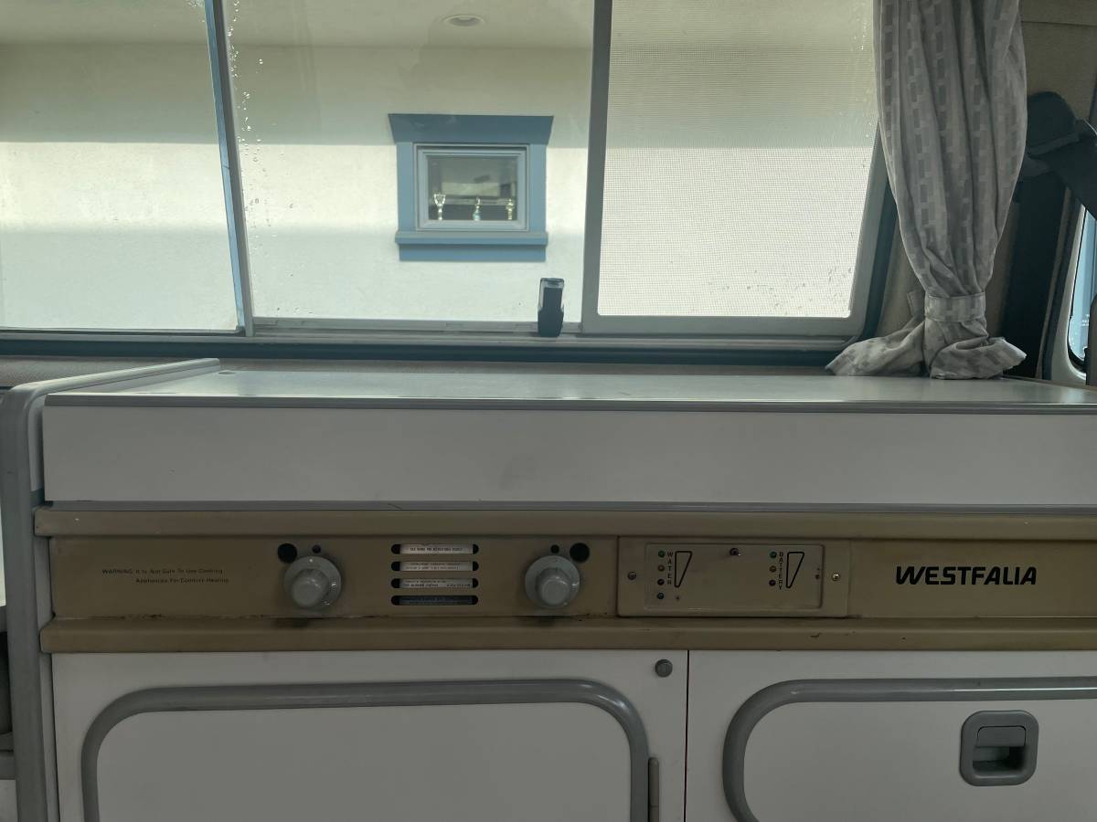 Volkswagen-vanagon-westfalia-1986-white-7