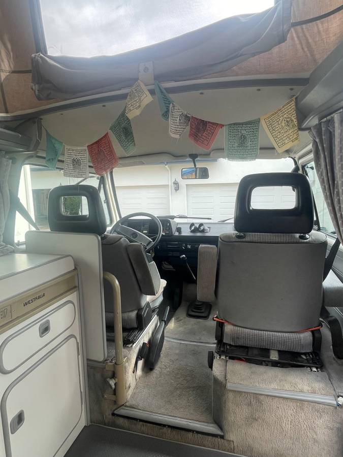 Volkswagen-vanagon-westfalia-1986-white-8