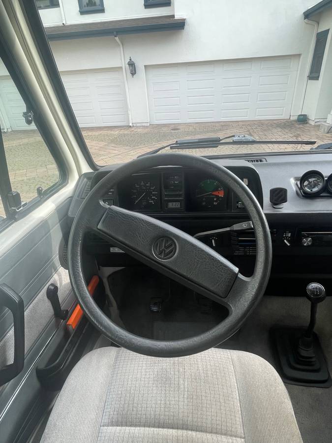 Volkswagen-vanagon-westfalia-1986-white-9