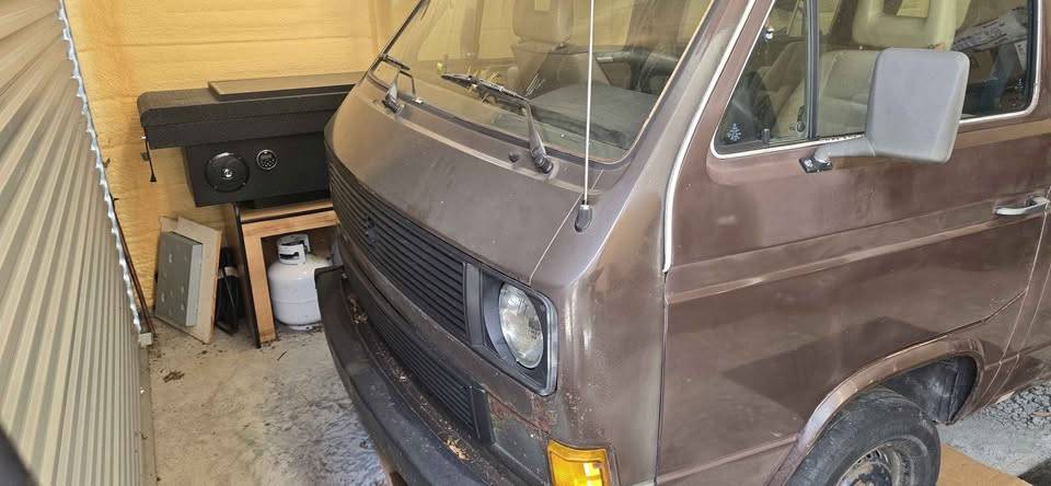 Volkswagen-vw-vanagon-1985-3