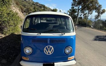 Volkswagon-1968-blue-4