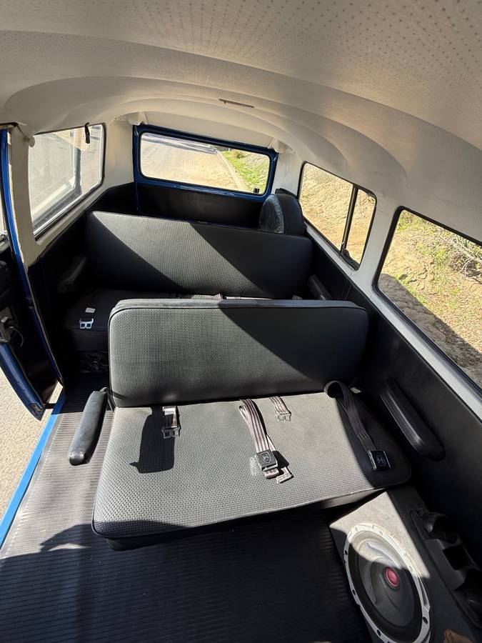 Volkswagon-1968-blue-7