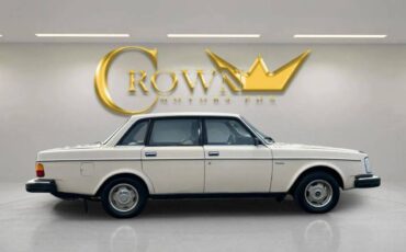 Volvo-240-1982-blue-12