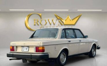 Volvo-240-1982-blue-13