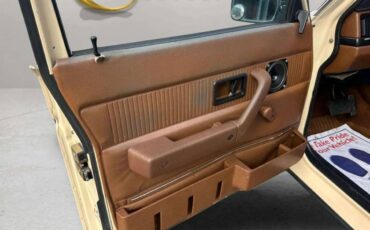 Volvo-240-1982-blue-20