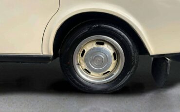 Volvo-240-1982-blue-8