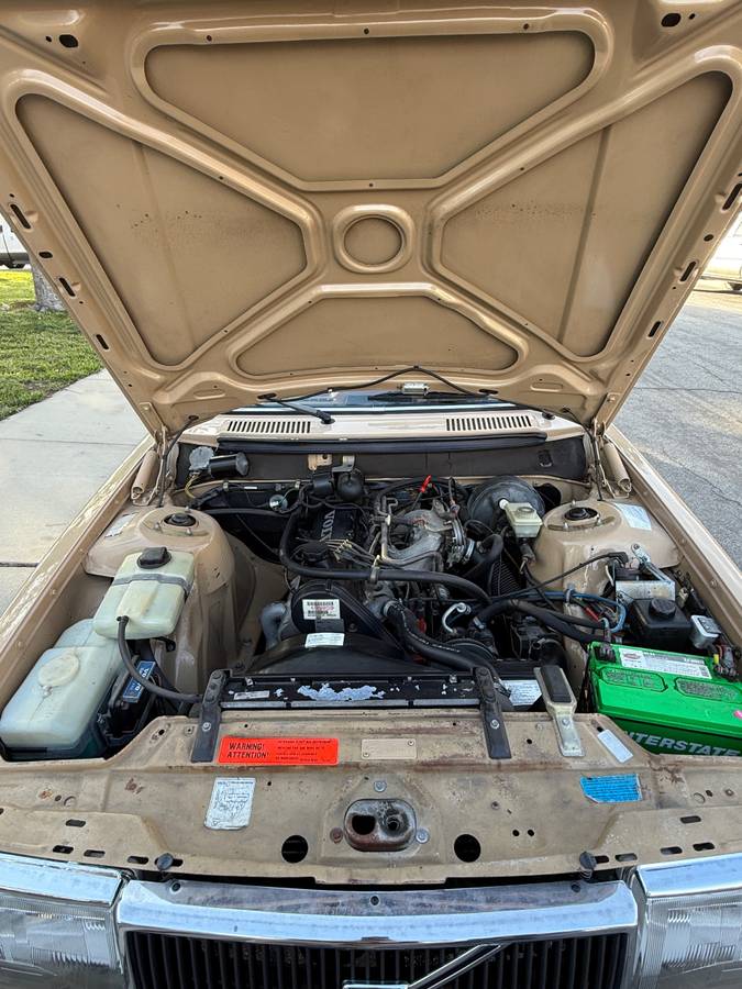 Volvo-240-1986-brown-12