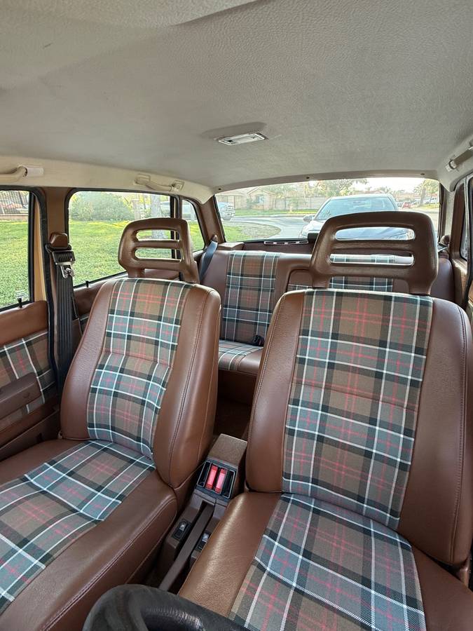 Volvo-240-1986-brown-13
