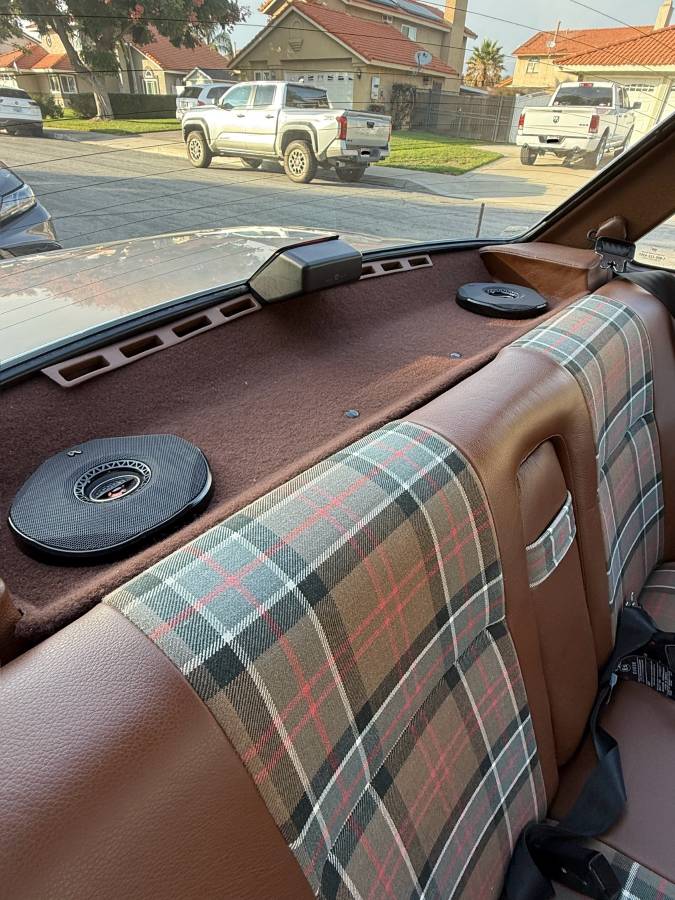 Volvo-240-1986-brown-15