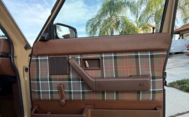 Volvo-240-1986-brown-7