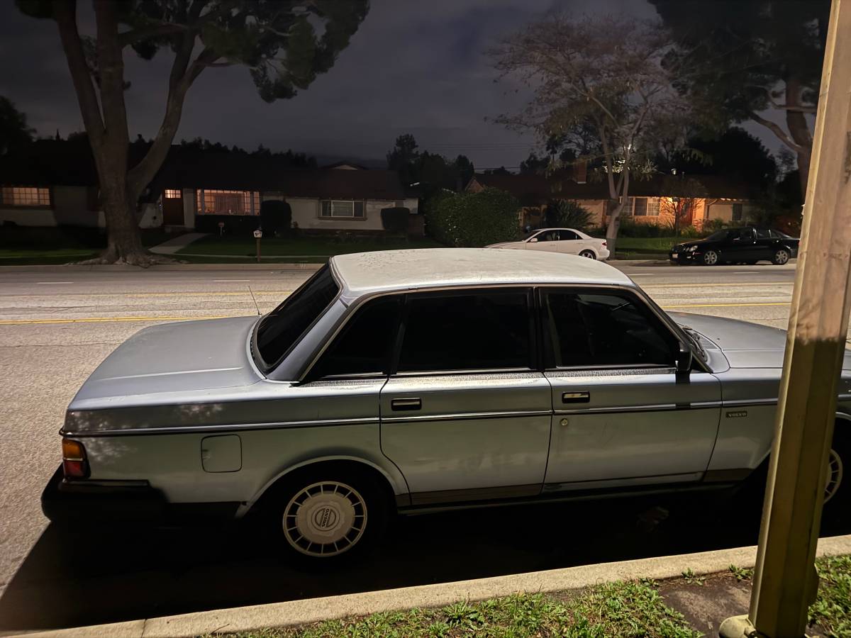 Volvo-240-1990-3