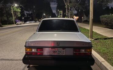 Volvo-240-1990-4