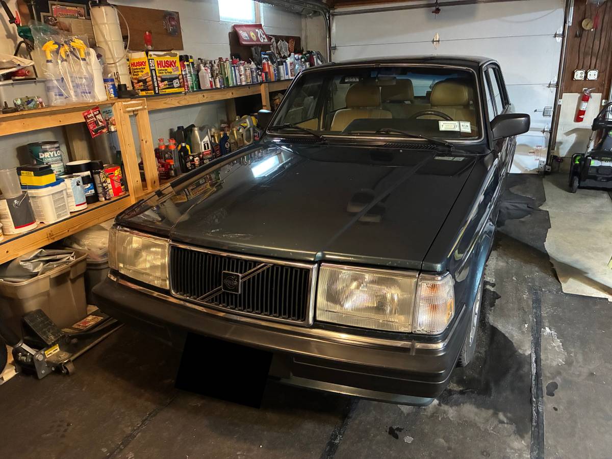 Volvo-240-1990-blue-3