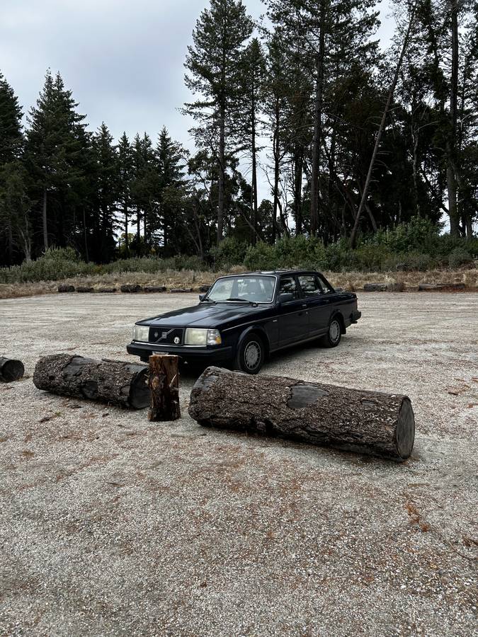 Volvo-240-1990-blue-3