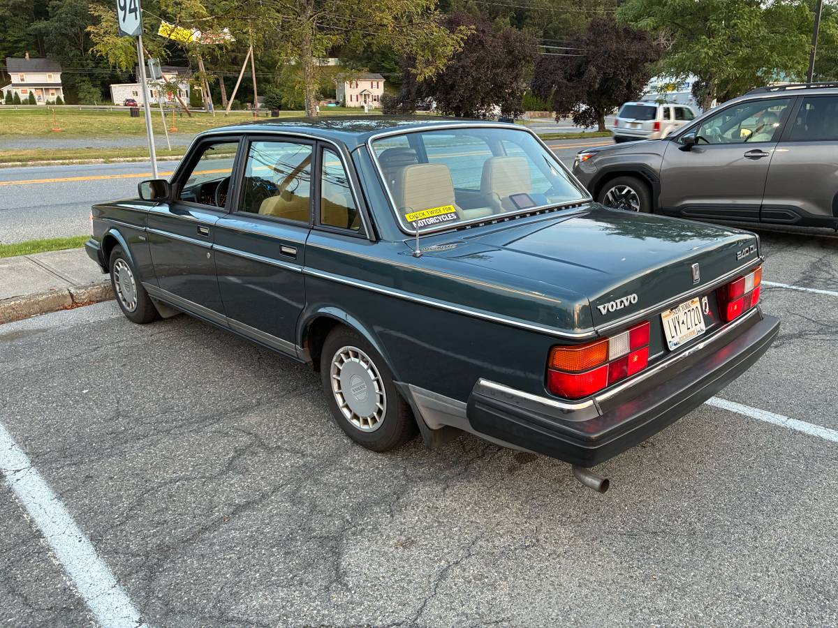 Volvo-240-1990-blue-4