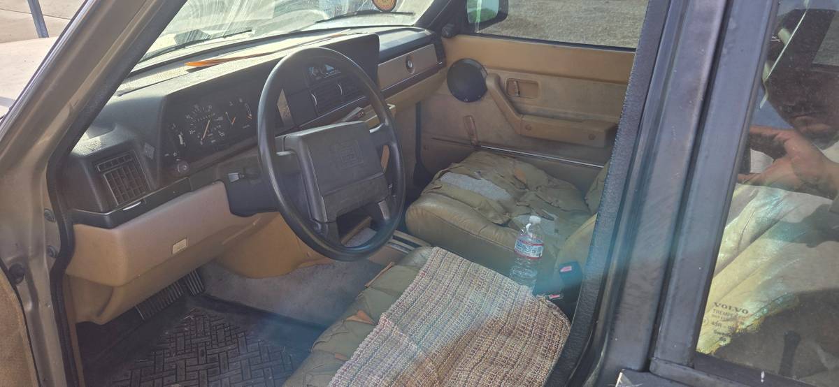 Volvo-240-1990-brown-6