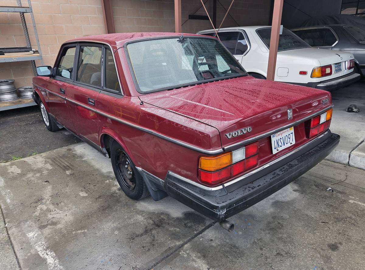 Volvo-240-1991-4