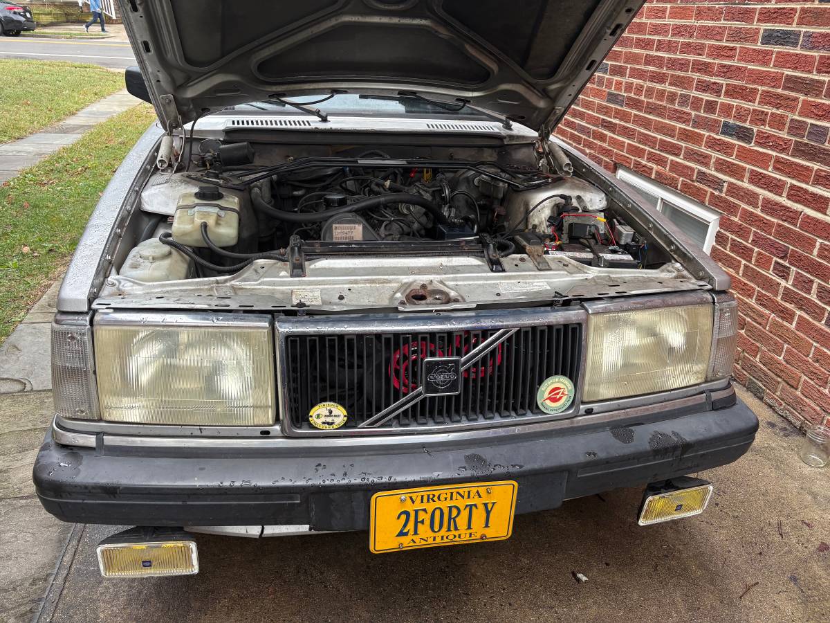 Volvo-240-1991-grey-1