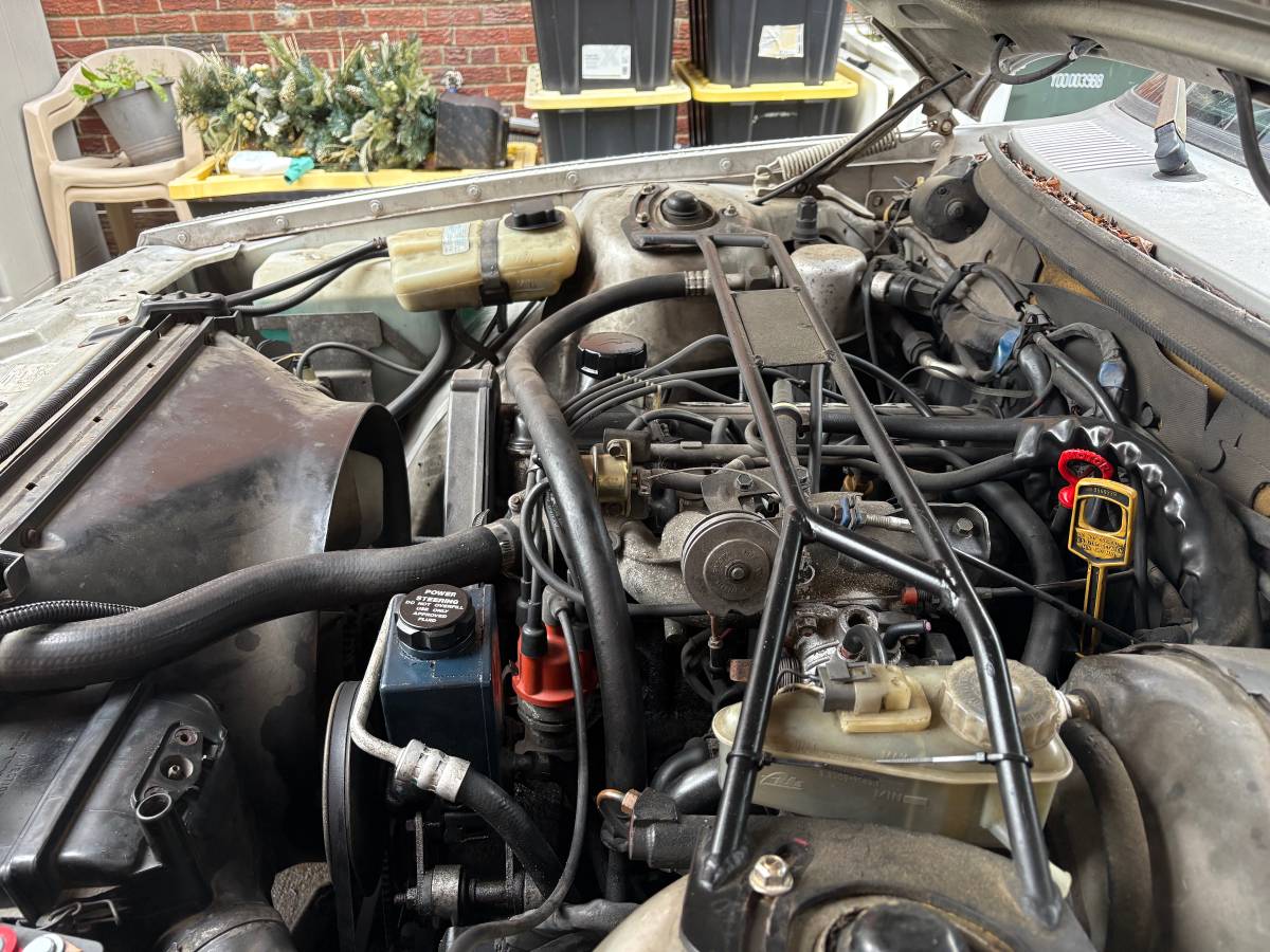 Volvo-240-1991-grey-12