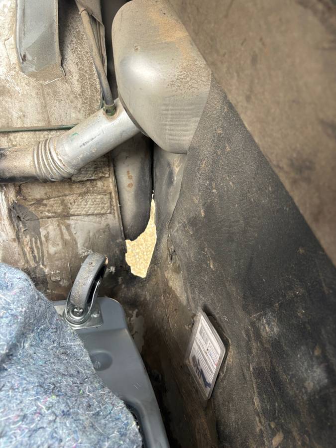 Volvo-240-1991-grey-17