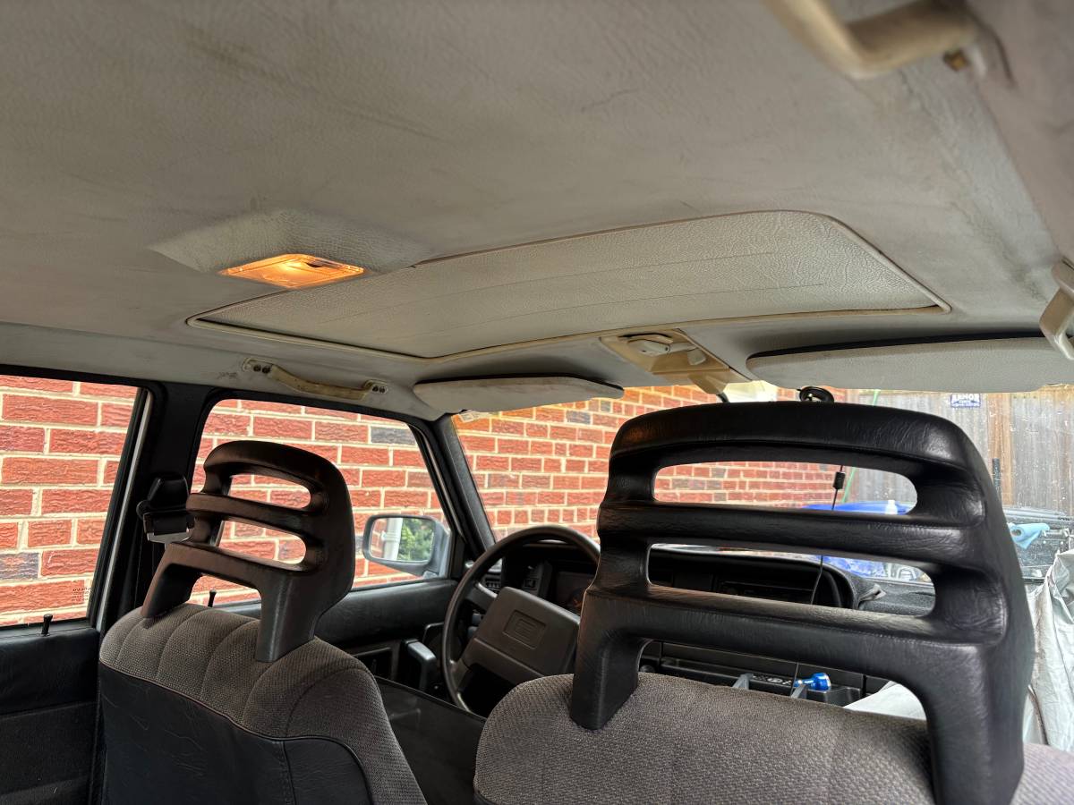 Volvo-240-1991-grey-3