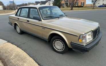 Volvo-240-1992-yellow-1