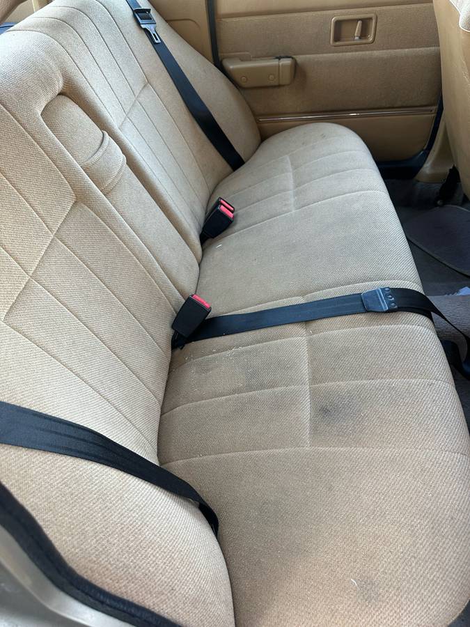 Volvo-240-1992-yellow-10