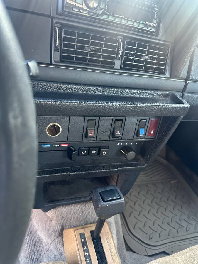 Volvo-240-1992-yellow-11