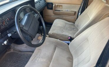 Volvo-240-1992-yellow-12