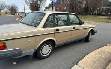Volvo-240-1992-yellow-5