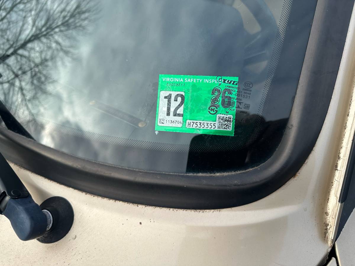 Volvo-240-1992-yellow-8