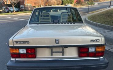 Volvo-240-1992-yellow-9