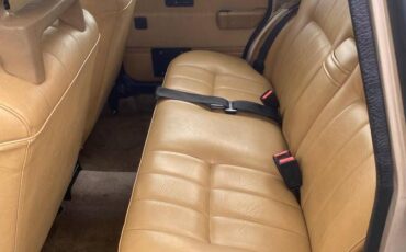 Volvo-240-1993-12