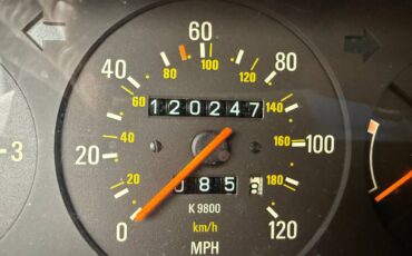 Volvo-240-dl-wagon-1987-grey