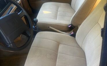 Volvo-240-sedan-1991-3