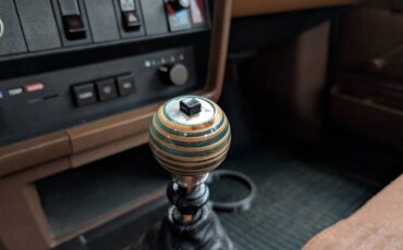 Volvo-240-series-1981-13