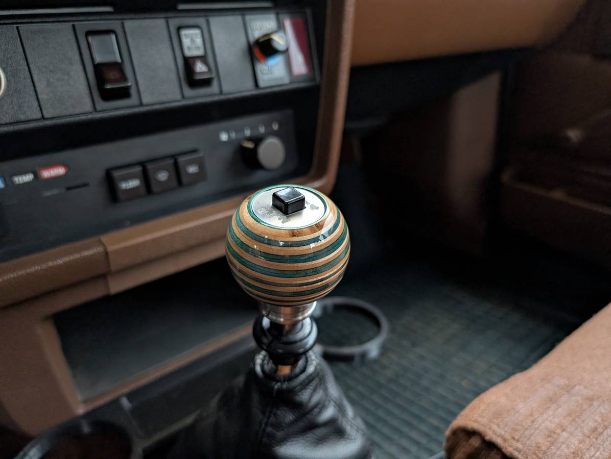 Volvo-240-series-1981-13