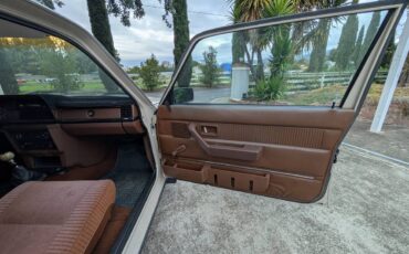 Volvo-240-series-1981-14